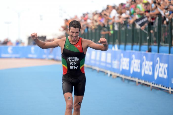 Pela primeira vez na história um triatleta conseguiu ser campeão europeu na distância sprint e na distância olímpica