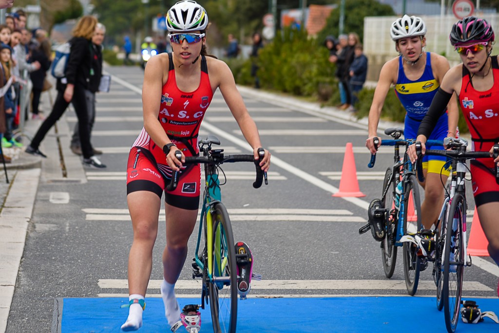 Na transição para a corrida, Madalena Almeida, Inês Rico e Mariana Vargem