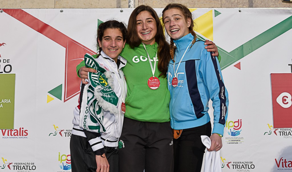 As vencedoras do Duatlo de Fátima, Campeonato Nacional Jovem, categoria de juvenis, Luana Quaresma, Carolina Campos e Rafaela Cananó Silva