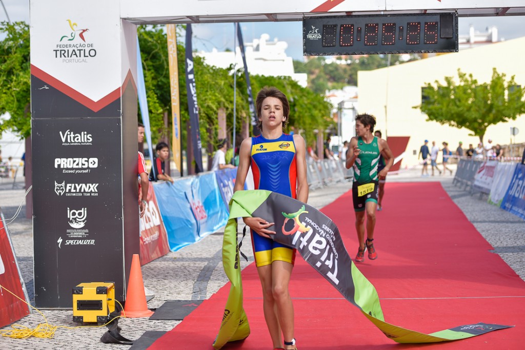 João Nuno Marote a chegar à meta em primeiro no Triatlo de Coruche sagra-se Campeão Nacional em Juvenis