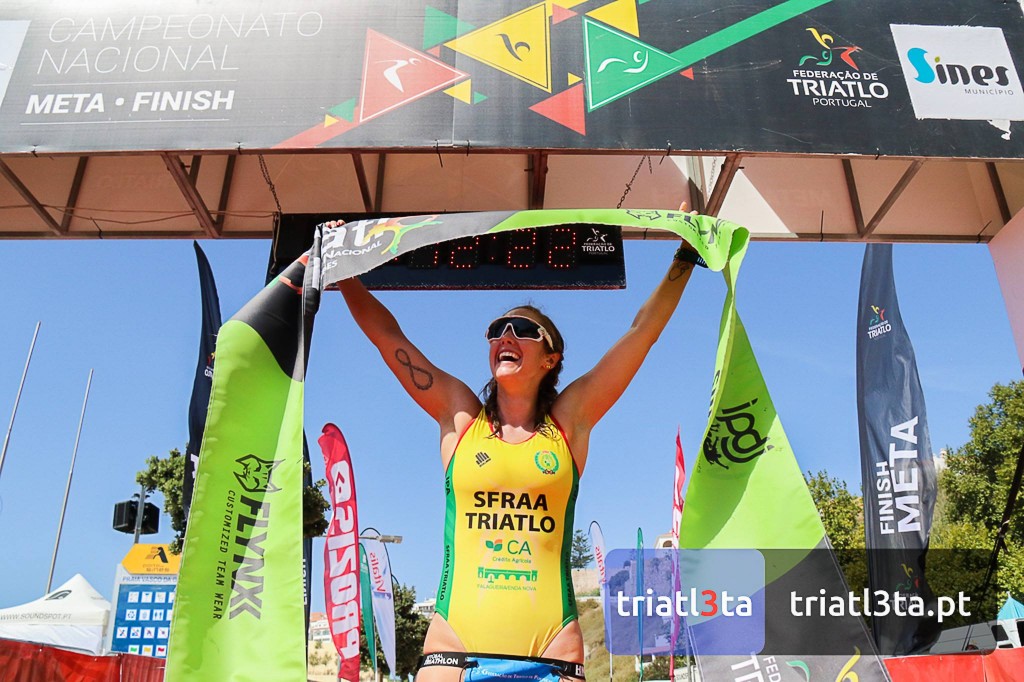 Abigail Santana, do SFRAA Triatlo, foi a primeira a cortar a meta do CN Grupos de Idade