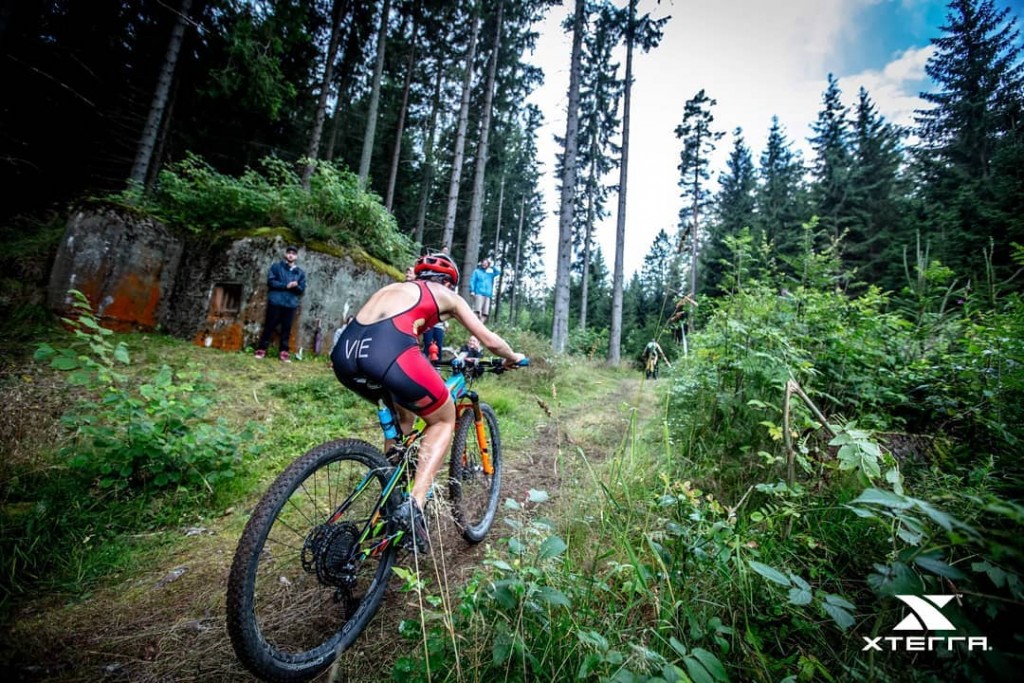 O percurso de ciclismo do XTERRA República Checa foi muito técnico...