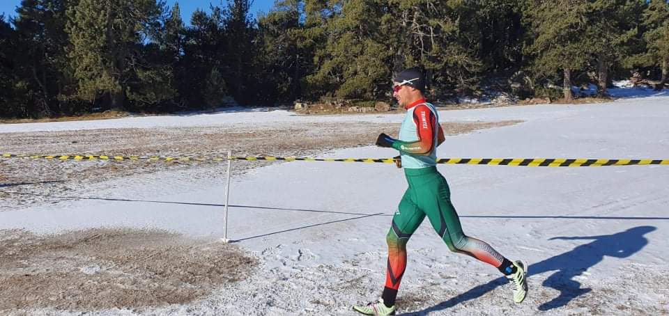 A prova iniciou com 6,55km de corrida, 11,3km de BTT e terminou com 10,5km de um exigente esqui nórdico