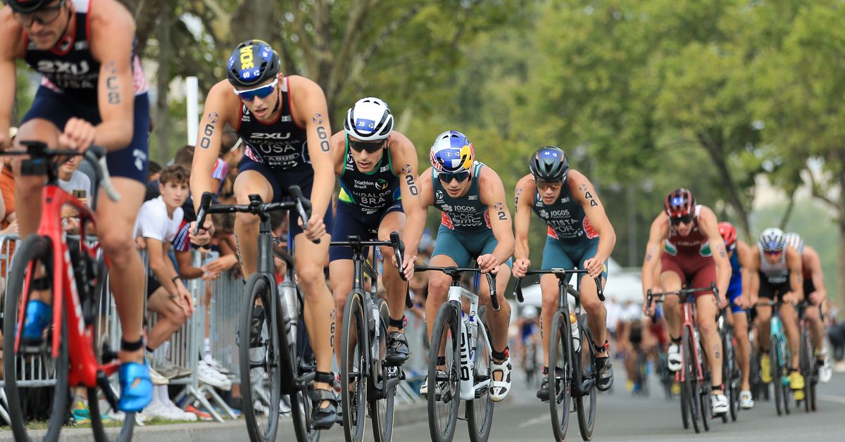 Vasco Vilaça e Ricardo Batista no segmento de ciclismo do evento teste em Paris